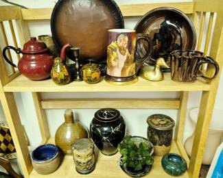 Much pottery 