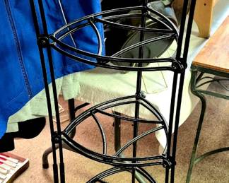 Lodge cast iron holder