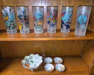 Souvenir and promotional glasses