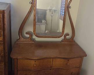 BK183Vintage Or Antique Golden Oak Dresser And Mirror