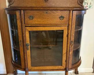 BK248VAntique Quartersawn Oak Curved Glass Sideboard