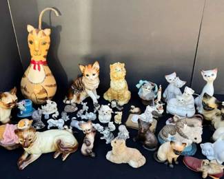 BK232Huge Collection of Vintage Ceramic Porcelain Cat Figurines