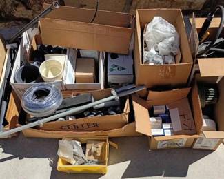 BK148Garden Tools Mystery Lot