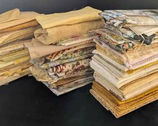 BK102Bundle Of Color Sorted Quilting Fabric
