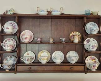 BK229That 1928 Vintage Wooden Teacup And Saucer Display Shelf
