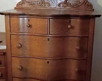 BK167VSolid Vintage Wooden Dresser With Mirror