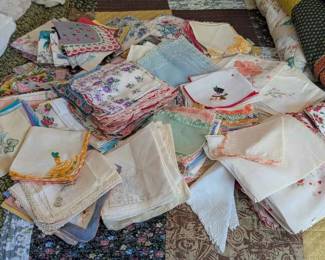 BK175Assortment Of Handkerchiefs In Cotton, Linen, Silk And Organza