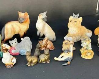 BK145Vintage Miniature Cat Figurines