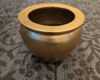 Andrea by Sadek Gold Leaf Cachepot China, c. 1996 6.5 inches diameter  5.25inches high