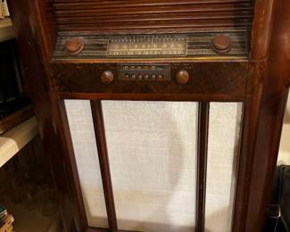 Westinghouse Model H-138 excellent condition powers up.