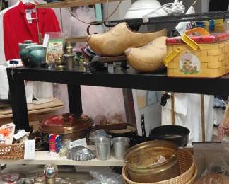 mixed decor and vintage collecatbles