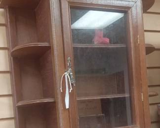 vtg small curio display cabinet 
