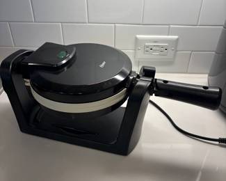 A11 - $10. Oster Single Waffle Maker. Very good condition.