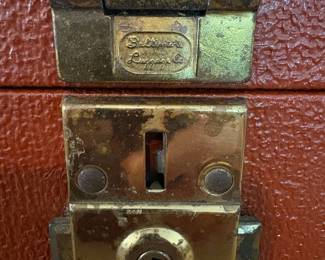 A56 - $40. Vintage Lady Baltimore Starline Train case vanity box with mirror. Very good vintage condition!