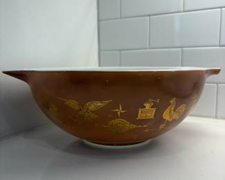 A53 - $25. Pyrex double spout bowl 13" diameter. In very good vintage condition.