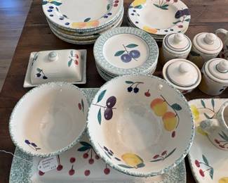 A52 - $225. 32 Pc. Hartstone Pottery Fruit Set.