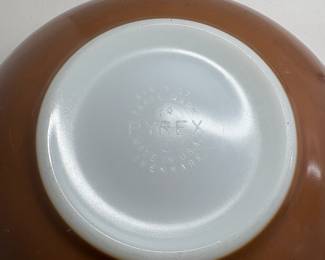 A53 - $25. Pyrex double spout bowl 13" diameter. In very good vintage condition.