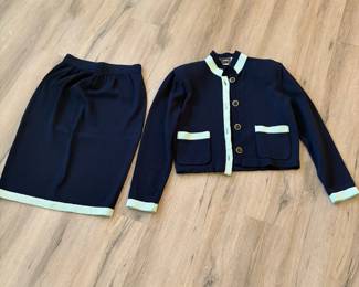 A89 - $150. St. John by Marie Gray Knit Twinset. Size 6. Very good condition!
