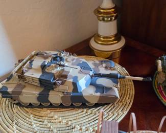 Franklin Mint Precision Models – Desert Camouflage Military Tank