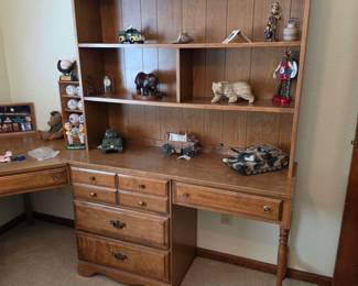 Large L-Shaped Corner Desk with Hutch & Multiple Drawers