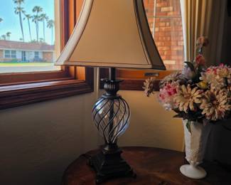 Decorative glass and metal table lamp