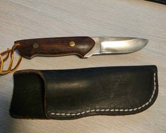 Yarborough fixed-blade hunting/skinning knife with a wooden handle