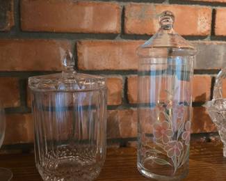 Clear cut-pattern glass lidded canister