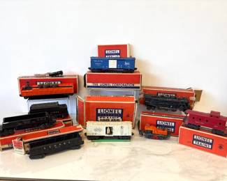 Lot 9008 Vintage Lionel Train Cars