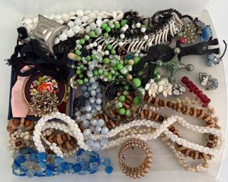 Lot 8816 Costume Jewelry