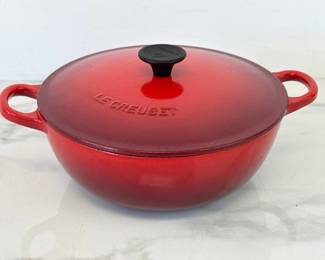 Lot 9017 Le Creuset 2.5 qt Dutch Oven w Lid Made in France