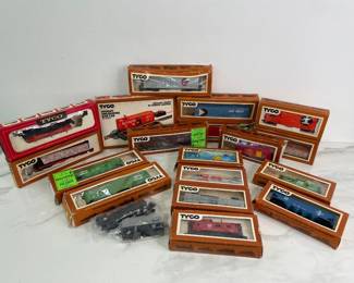 Lot 8711 Tyco HO Scale Model Train Cars