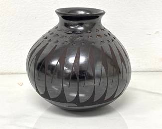 Lot 9112 Signed Griselda Gris Camacho Black Pottery Pinch Pot