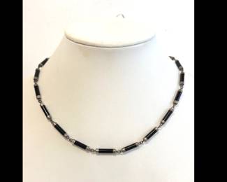 Lot 8849 925 Sterling Silver Black Onyx Cylindrical Bead Necklace Jewelry