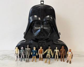 Lot 8911 Vintage Star Wars Darth Vader Carrying Case with Figurines