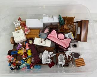Lot 9091 Vintage 112 Scale Dollhouse Furniture
