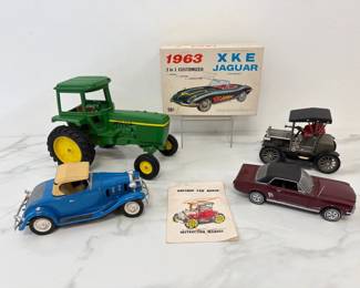 Lot 8761 Vintage Die Cast Toy Cars John Deer Tractor Model Kit Antique Car Radio