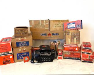 Lot 9010 Vintage Lionel Trains Accessories