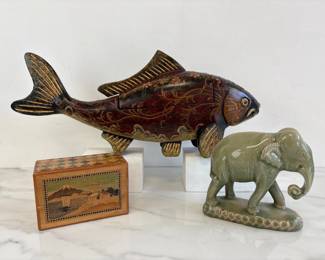 Lot 8734 Wood Inlay Puzzle Box Thai Elephant Wooden Fish Box