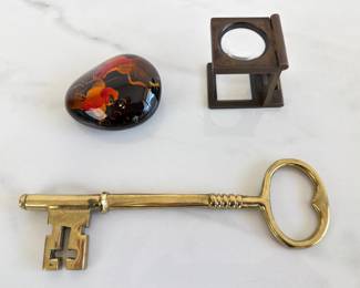 Lot 8995 Vintage Virginia Metal Crafters Brass Key Koi Fish Lacquered Paperweight Brass Folding Magnifier Loupe