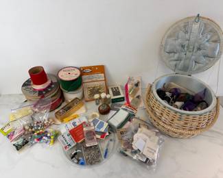 Lot 8776 Sewing Notions Accessories
