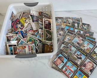 Lot 8805 Vintage 1970s 1980s Sports Cards Baseball Hockey Racing Basketball