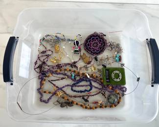 Lot 8931 Costume Jewelry