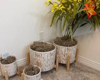 Four Matching Pots With Stands