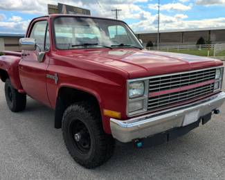 1984 Chevrolet K10 Custom Deluxe Stepside 4x4 Truck
