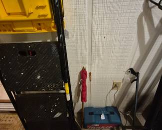 Ladder and floor fan