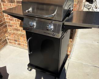 Charbroil Grill, like new condition!