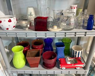 Many colorful vases available!
