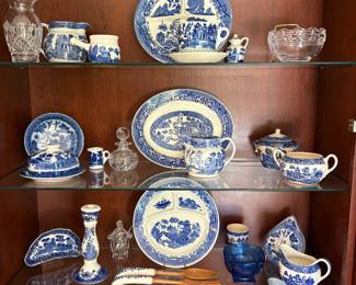 So many gorgeous blue oval China pieces are available