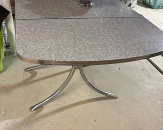Vintage 1950s Mid-Century Modern drop-leaf dinette kitchen table