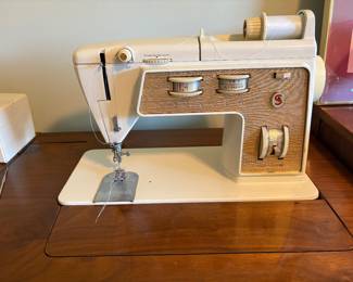 Vintage Singer Golden Toch and Sew sewing machine with table